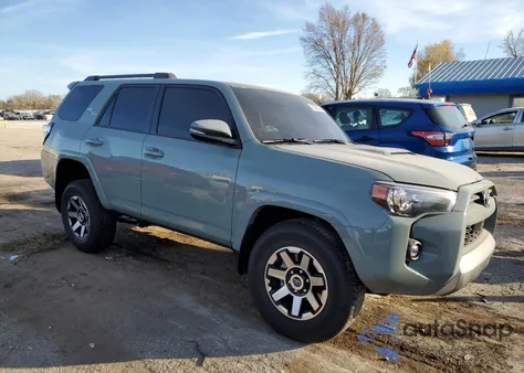 2023 Toyota 4Runner Se z USA, uszkodzony, nr VIN JTERU5JR3P6196993